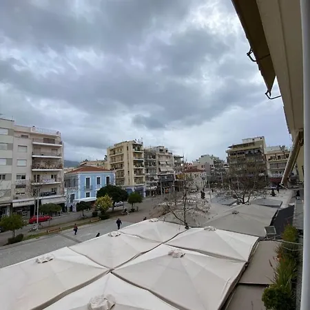 On The Square Apartamento Kalamata